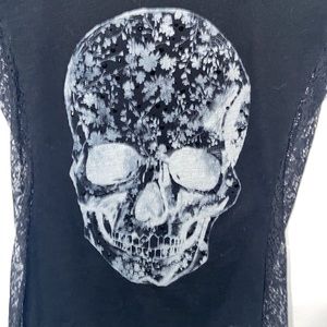 Express XS Skull t shirt. Excellent condition. Beaded lace cut out details.